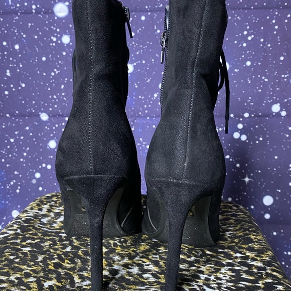 Black booties with pointed heel - tie up - Picture 8 of 9